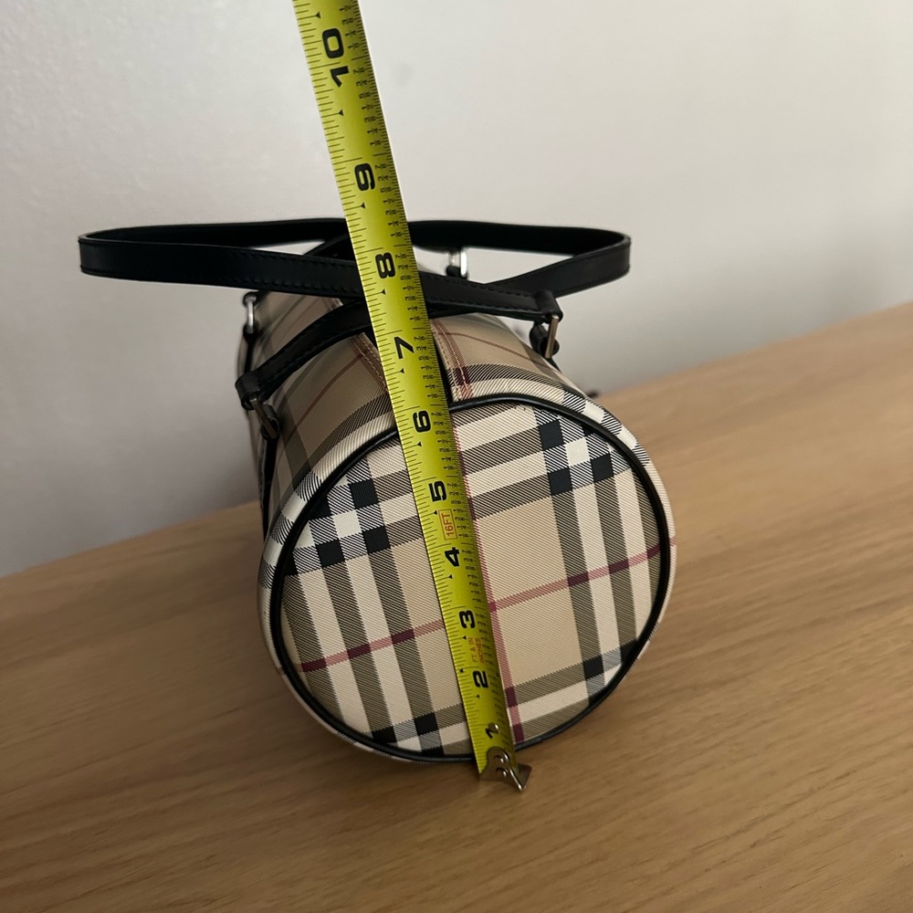 Burberry House Check Barrel bag black with dustbag - Picture 12 of 14